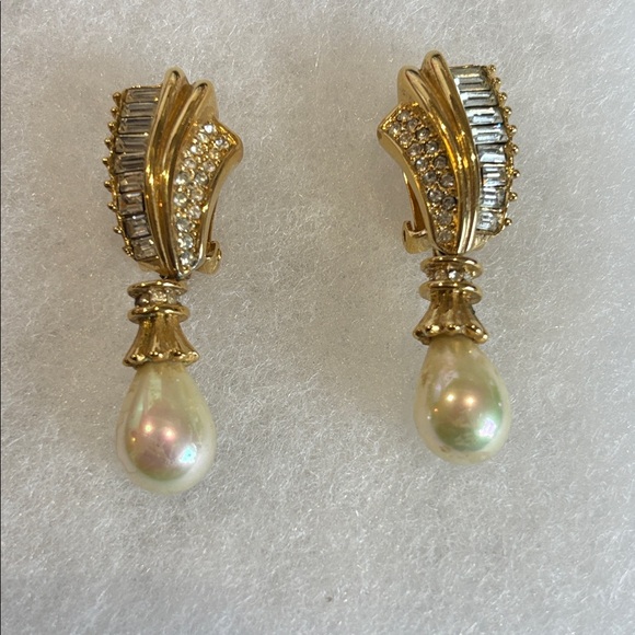 Vintage Christian Dior Gold Tone Crystal Rhinestone faux Pearl Clip Earrings